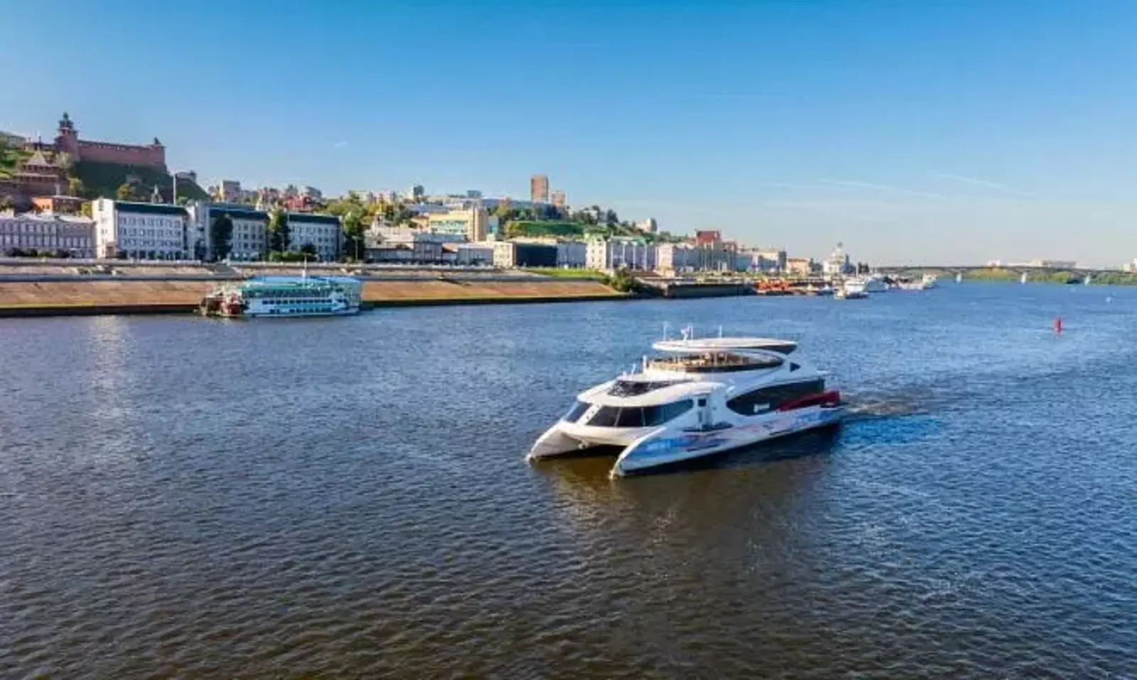 Нижний Новгород с воды — на тихоходном катамаране