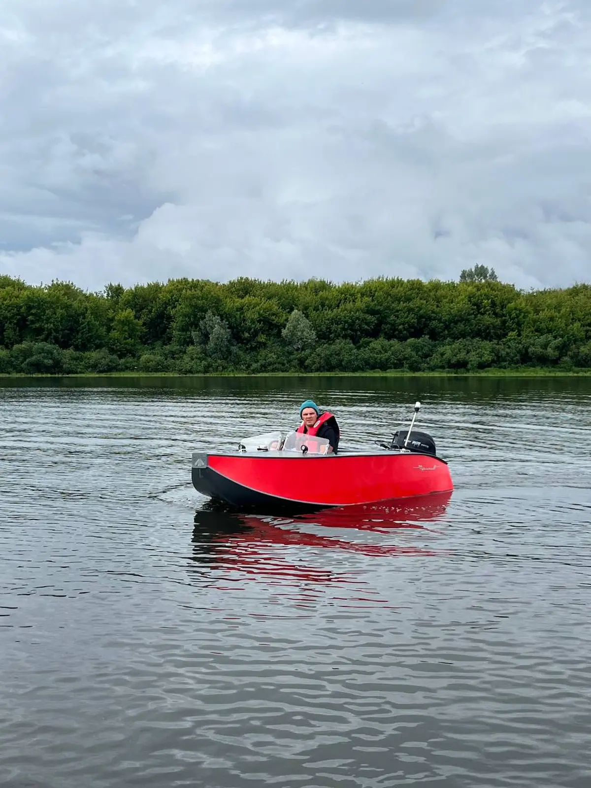 Волга для двоих: прогулка на катере в Нижнем Новгороде