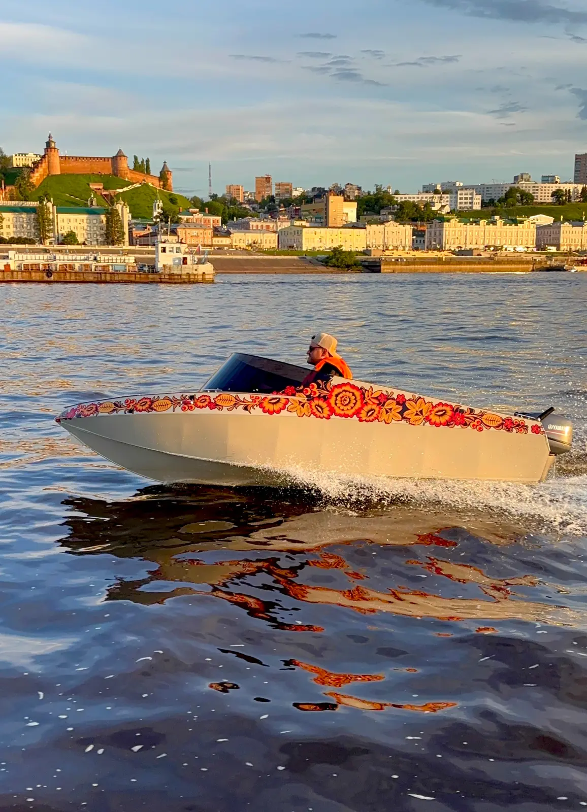 На катере по водам Нижнего Новгорода (без капитана)