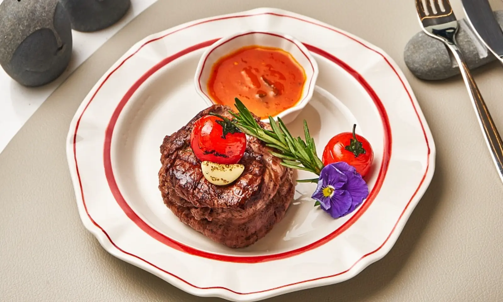 Прогулка со вкусом: Нижний Новгород с воды на электросудне «Петергоф»